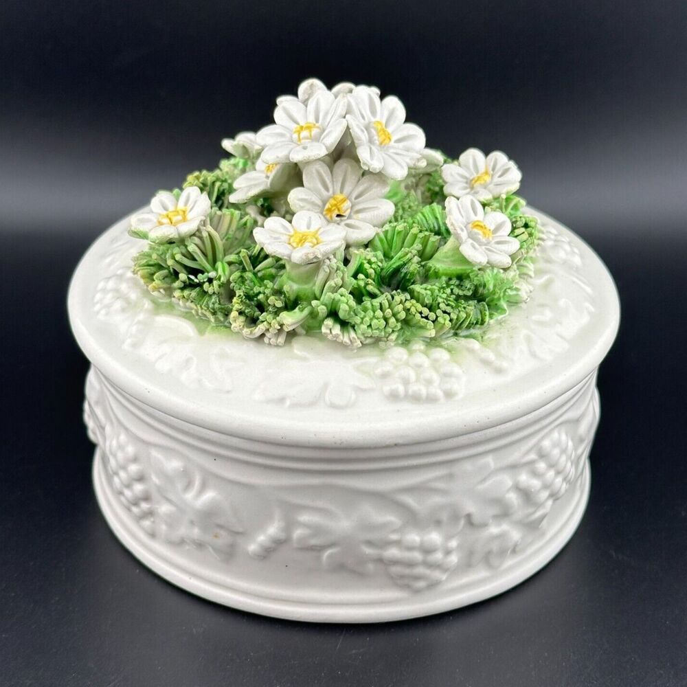 Daisy Trinket Box Dish with Lid Spaghetti Grass 3D Vintage Porcelain Italy 4.5"